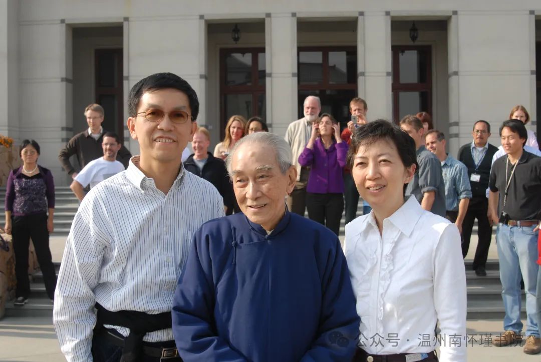 彭嘉恒、马有慧：老师教诲“高高山顶立，深深海底行”