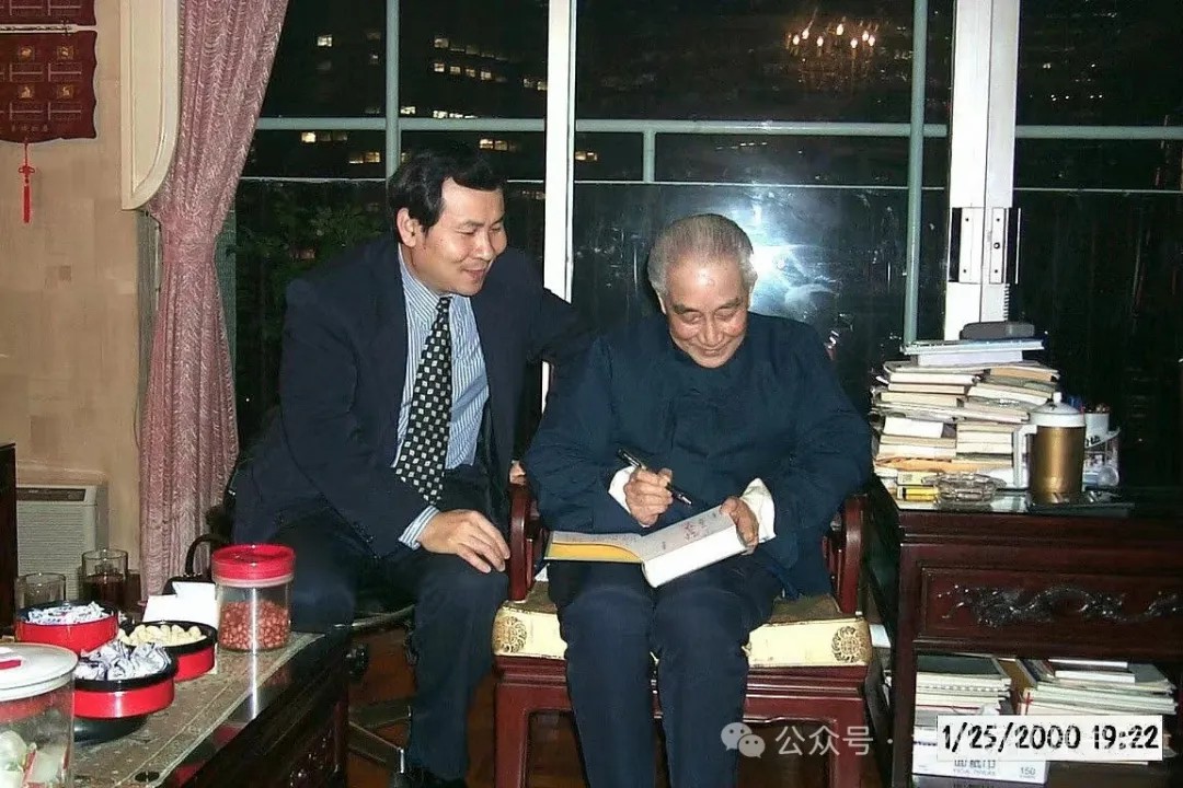 徐永光：期待“希望之钟”传唱南师千古铭文